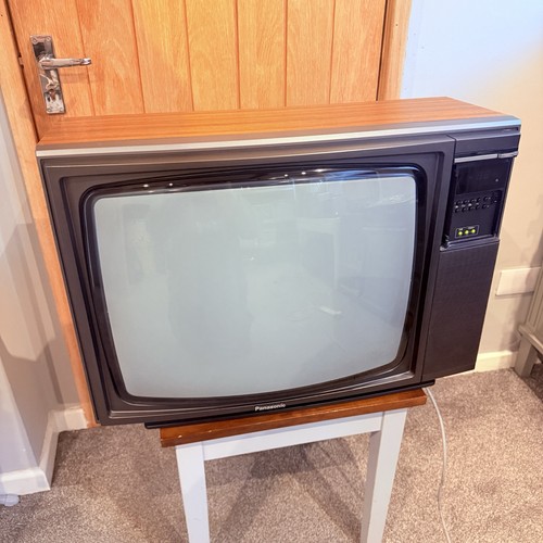 Vintage panasonic colour - panasonic, 22”