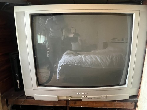 Sharp crt retro gaming - 28",